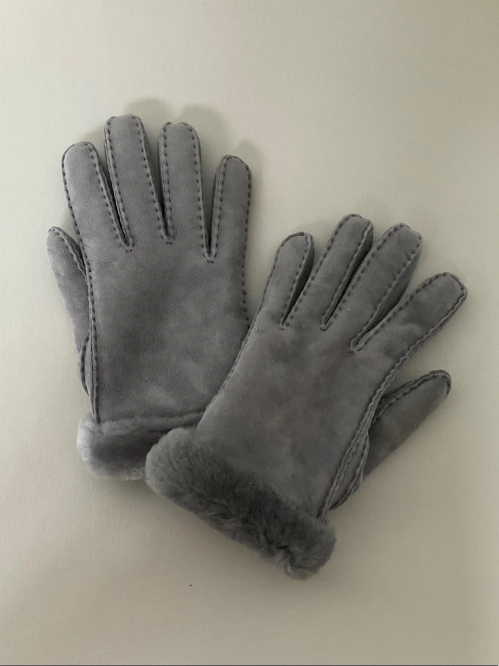 UGG, Sheepskin, NWT, Charcoal Gloves